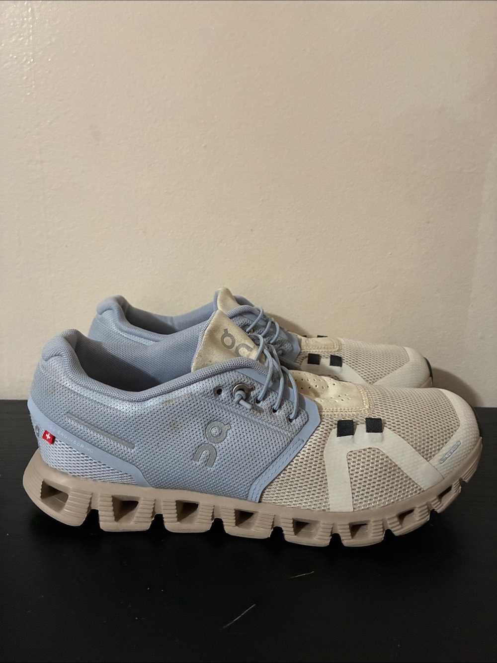 On Running Cloud 5 sneakers in the Nimbus Moon size 8